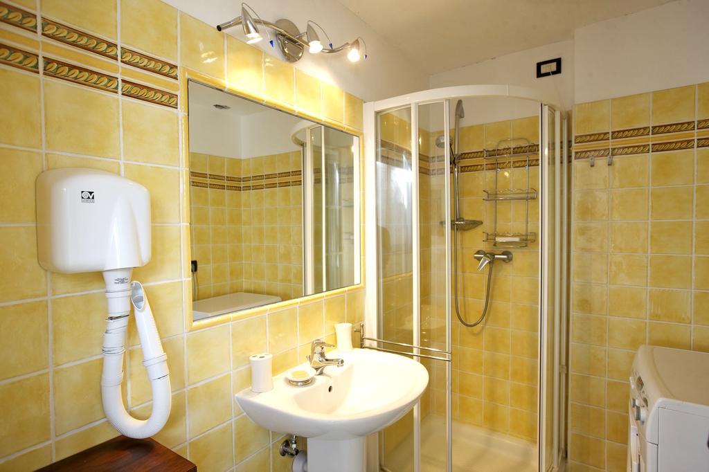Bilocale Pieggio Apartment Oggebbio Exterior photo